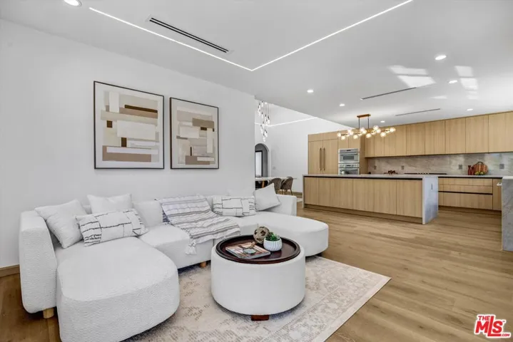 11404 Biona Drive, Los Angeles, California 90066
