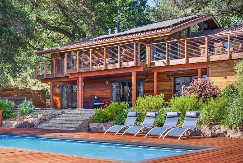 Resort style rear yard