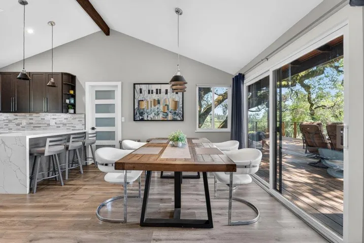 Eat in Kitchen