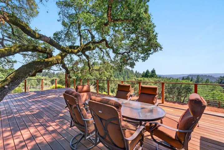 Fabulous outdoor dining