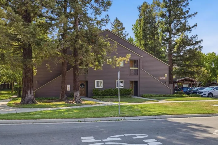 1221 Yarwood Court, San Jose, California 95128