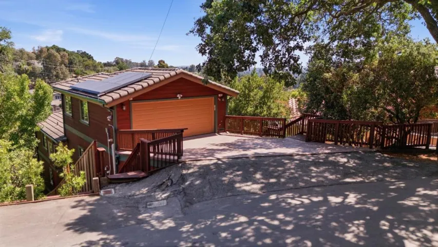 643 Vista Drive, Redwood City, California 94062