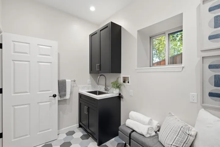 643 Vista Drive, Redwood City, California 94062