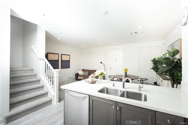 328 S Auburn Heights Lane, Anaheim Hills, California 92807