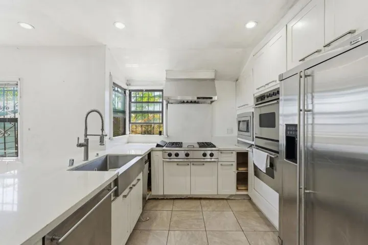 2570 61st Avenue, Oakland, California 94605