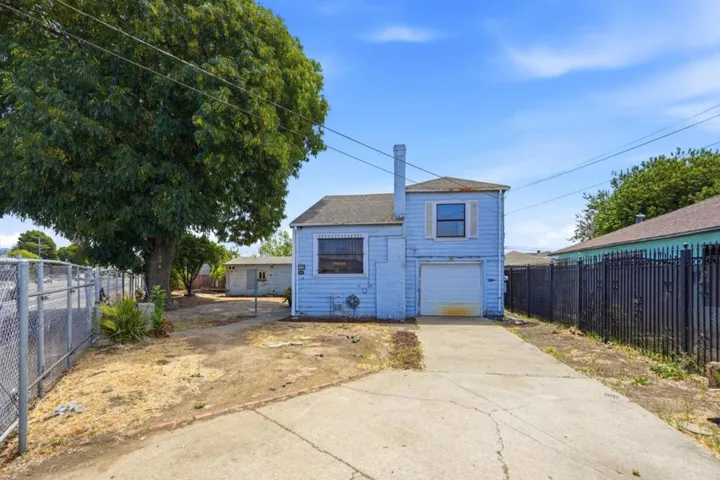 2570 61st Avenue, Oakland, California 94605