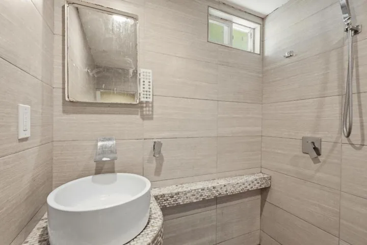 2570 61st Avenue, Oakland, California 94605
