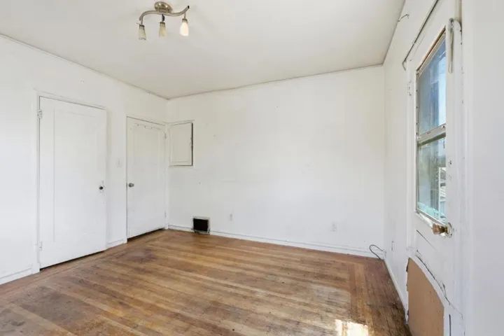 2570 61st Avenue, Oakland, California 94605