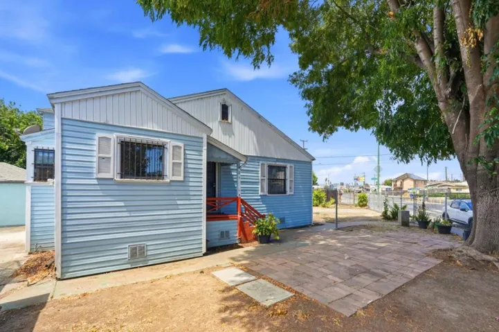 2570 61st Avenue, Oakland, California 94605