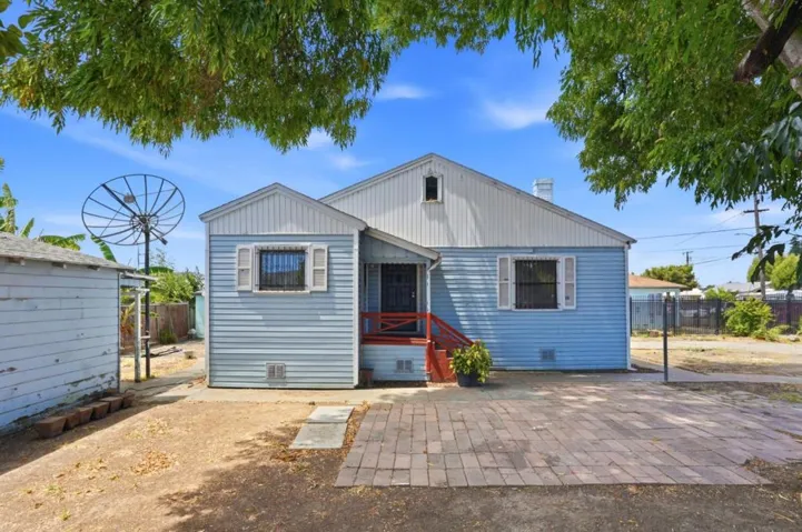 2570 61st Avenue, Oakland, California 94605