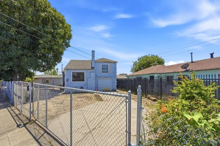 2570 61st Avenue, Oakland, California 94605