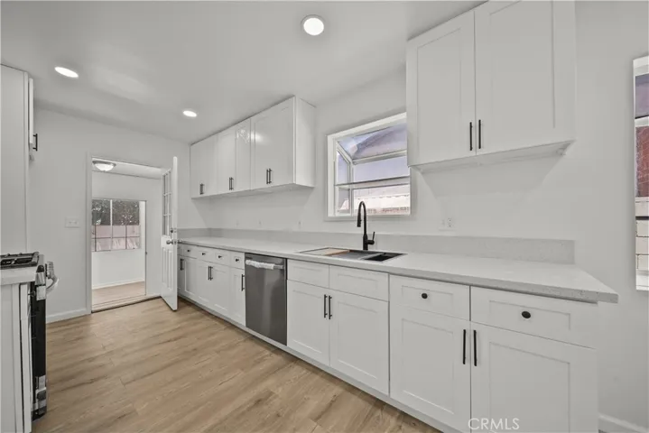 14289 Carl, Arleta, California 91331