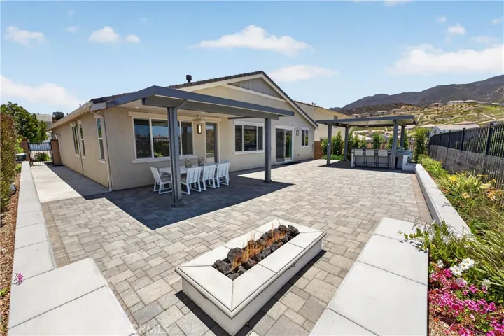 Entertainer's Backyard