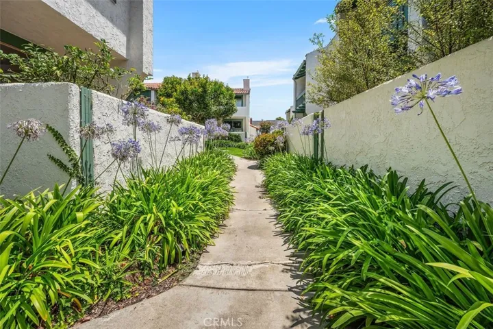 4930 Mcconnell, Los Angeles, California 90066