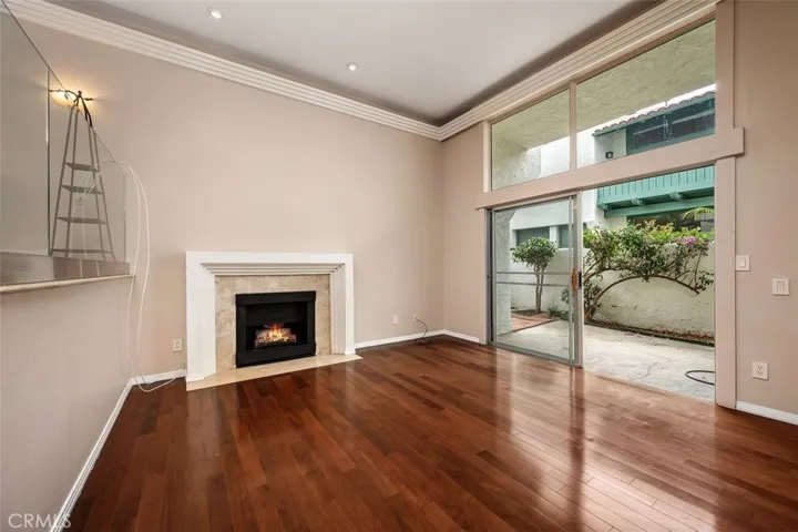 4930 Mcconnell, Los Angeles, California 90066