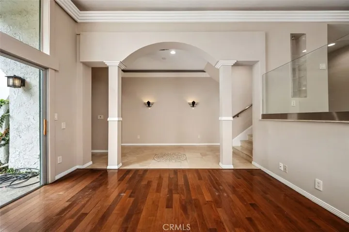 4930 Mcconnell, Los Angeles, California 90066