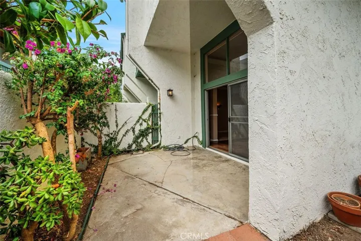 4930 Mcconnell, Los Angeles, California 90066