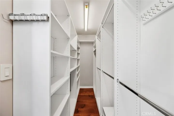 4930 Mcconnell, Los Angeles, California 90066