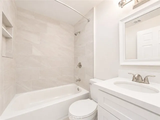 1975 5th Street, La Verne, California 91750