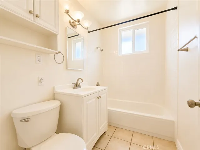 1975 5th Street, La Verne, California 91750