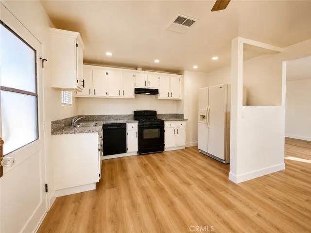 1975 5th Street, La Verne, California 91750