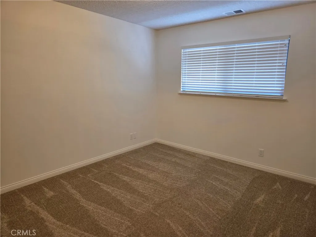 2nd bedroom off hallway