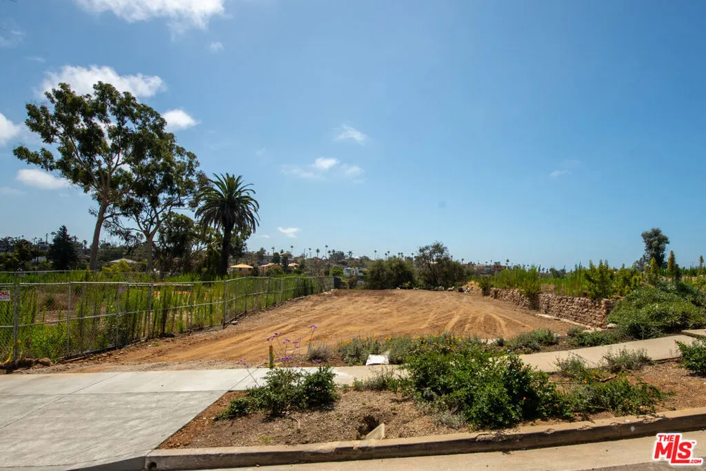 612 Erskine Drive, Pacific Palisades, California 90272 — photo 5
