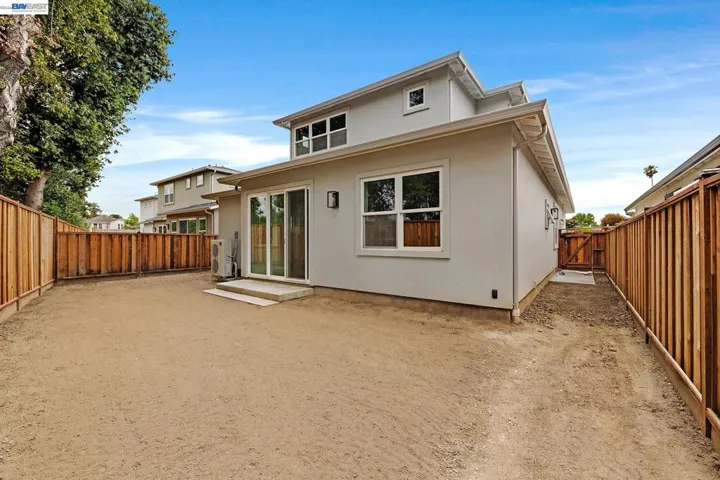 34914 Moina Shaiq Cmn, Fremont, California 94555
