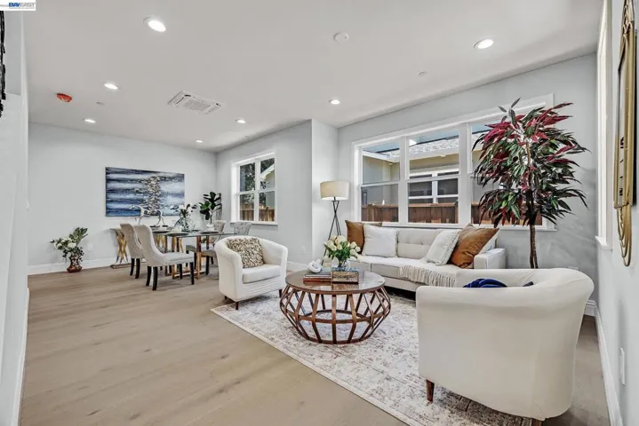 34914 Moina Shaiq Cmn, Fremont, California 94555