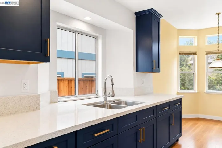 104 Bridgeview Ct, Crockett, California 94525