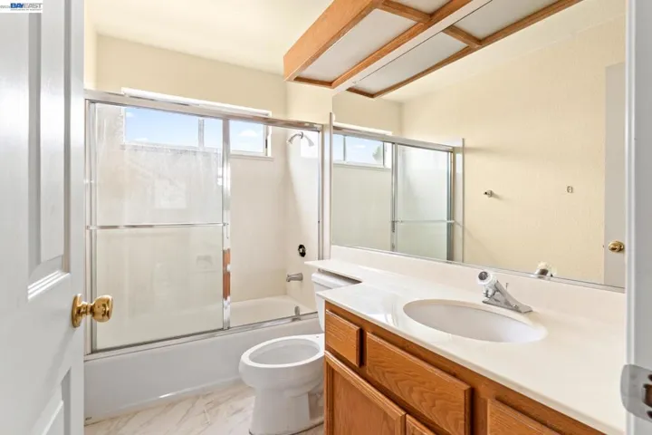 104 Bridgeview Ct, Crockett, California 94525