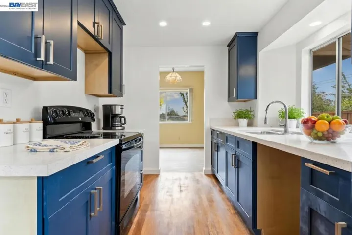 104 Bridgeview Ct, Crockett, California 94525