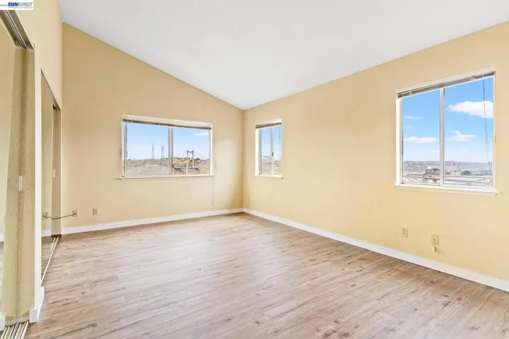 104 Bridgeview Ct, Crockett, California 94525