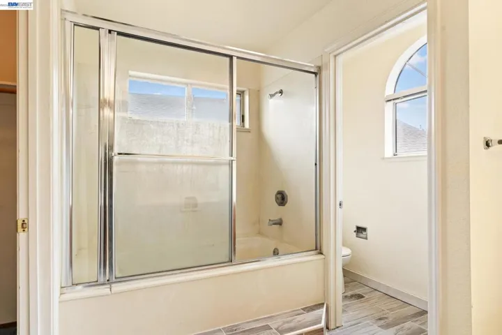 104 Bridgeview Ct, Crockett, California 94525