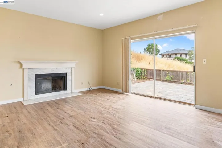 104 Bridgeview Ct, Crockett, California 94525
