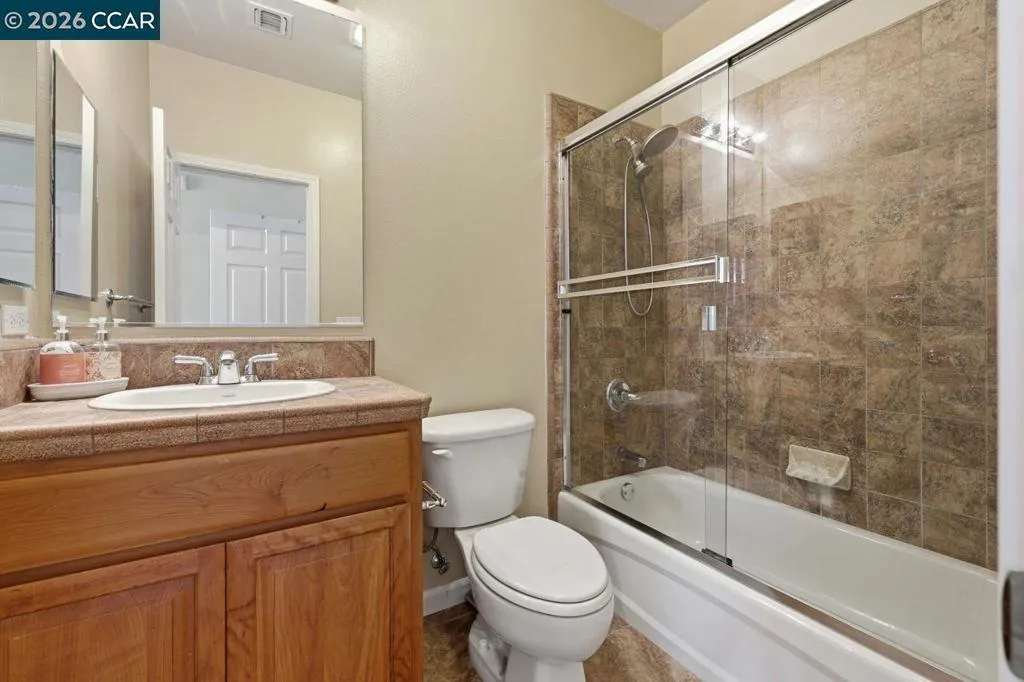 Second En-Suite Bathroom