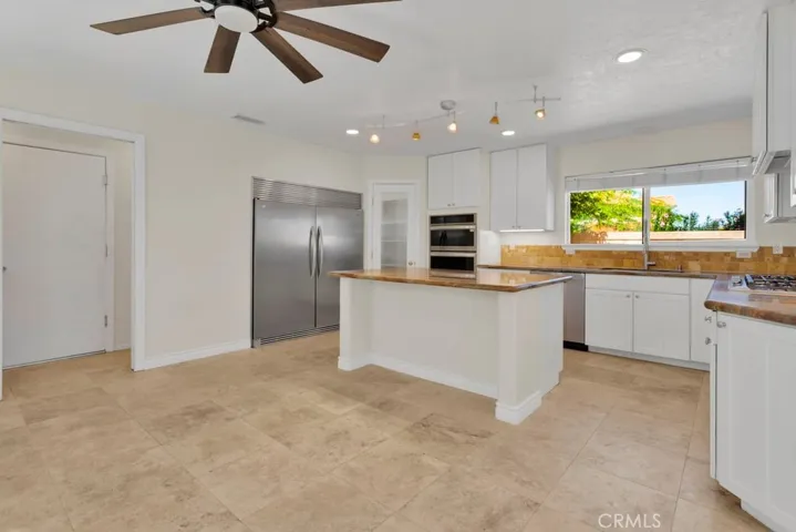 14430 Helm Court, Helendale, California 92342