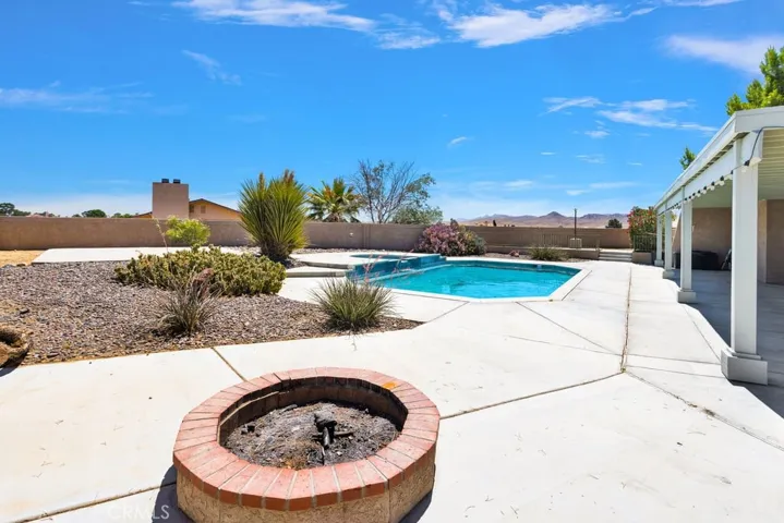 14430 Helm Court, Helendale, California 92342