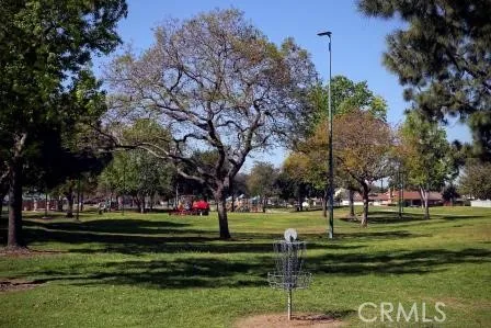 Walk to Frontier Park