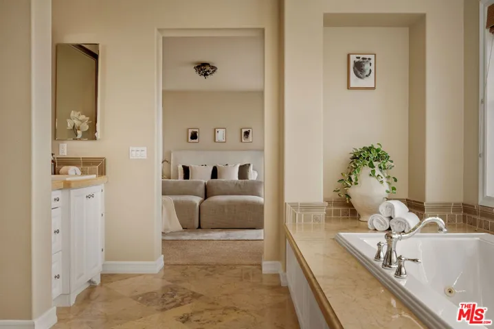 7583 Shore Cliff Drive, Los Angeles, California 90045