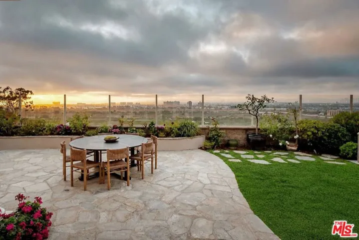 7583 Shore Cliff Drive, Los Angeles, California 90045