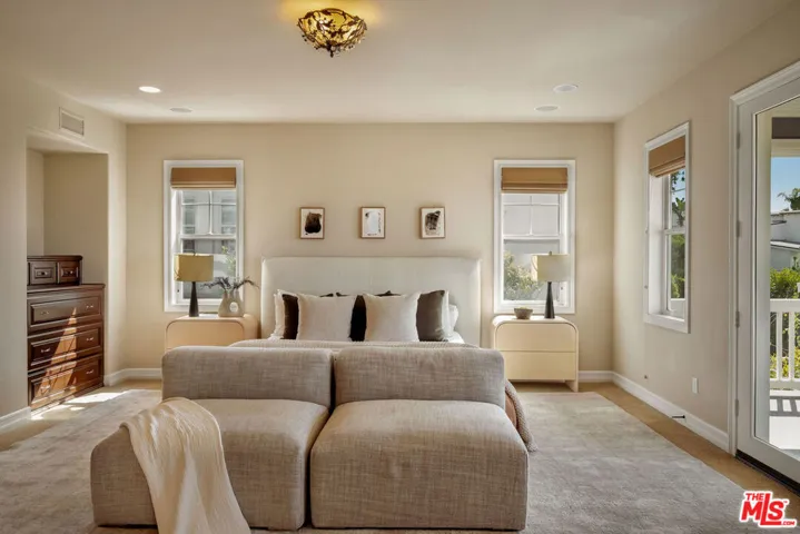 7583 Shore Cliff Drive, Los Angeles, California 90045