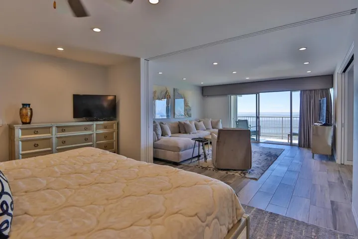 861 Beachfront Drive B, Solana Beach, California 92075