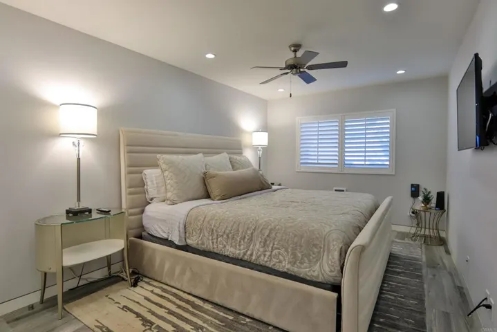 861 Beachfront Drive B, Solana Beach, California 92075
