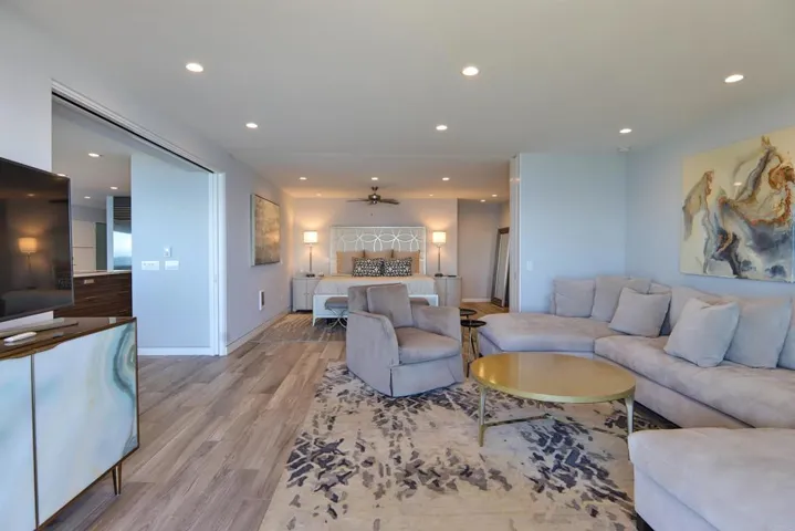 861 Beachfront Drive B, Solana Beach, California 92075
