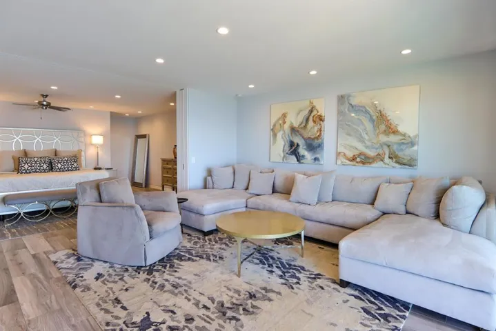 861 Beachfront Drive B, Solana Beach, California 92075