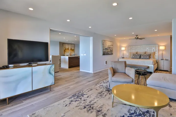 861 Beachfront Drive B, Solana Beach, California 92075