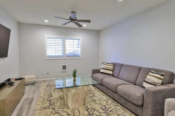861 Beachfront Drive B, Solana Beach, California 92075