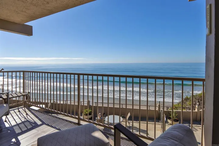861 Beachfront Drive B, Solana Beach, California 92075