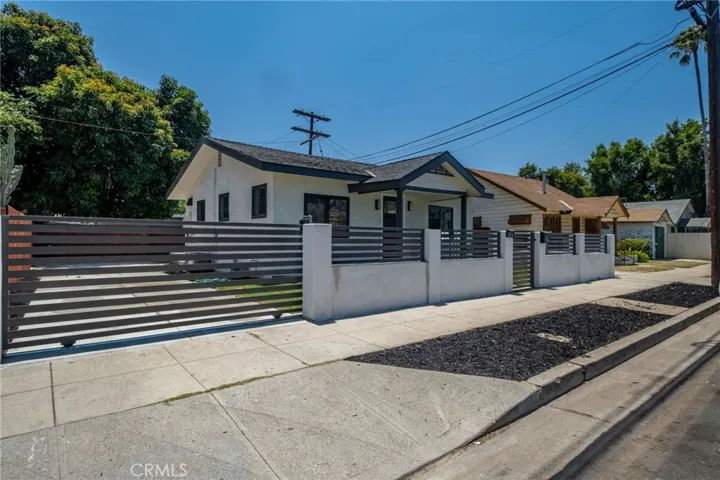3516 Mont Clair Street, Los Angeles, California 90018